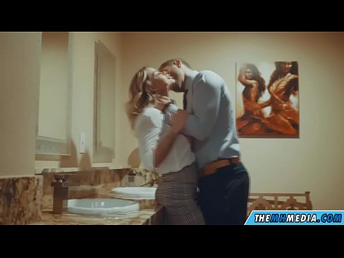 ❤️ Ke hoʻowalewale ʻia ʻoe e kahi blonde busty i kahi lumi hoʻomaha ākea ❤❌ Fuck video ma haw.porngifmag-com.ru ️❤